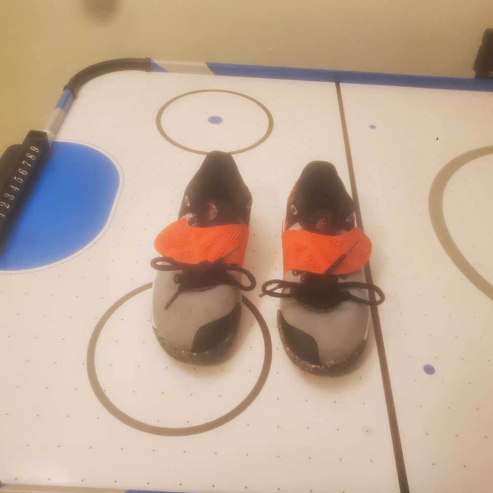 Uses kids nike